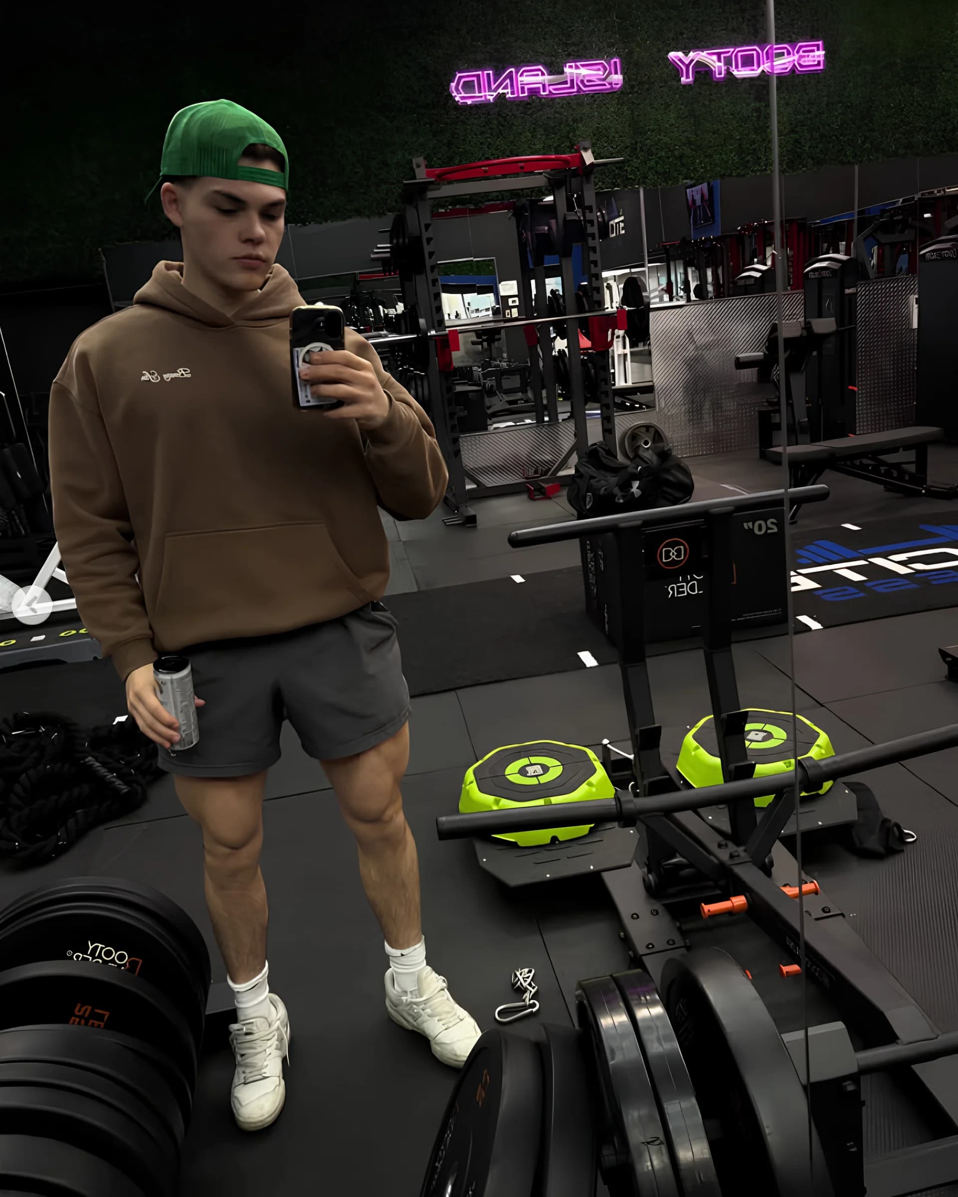 Community post by @fitjayz_